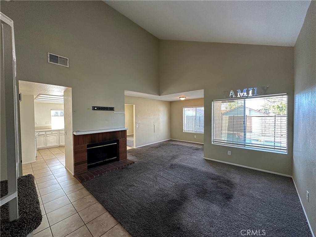 Rialto, CA 92376,1155 W Victoria ST