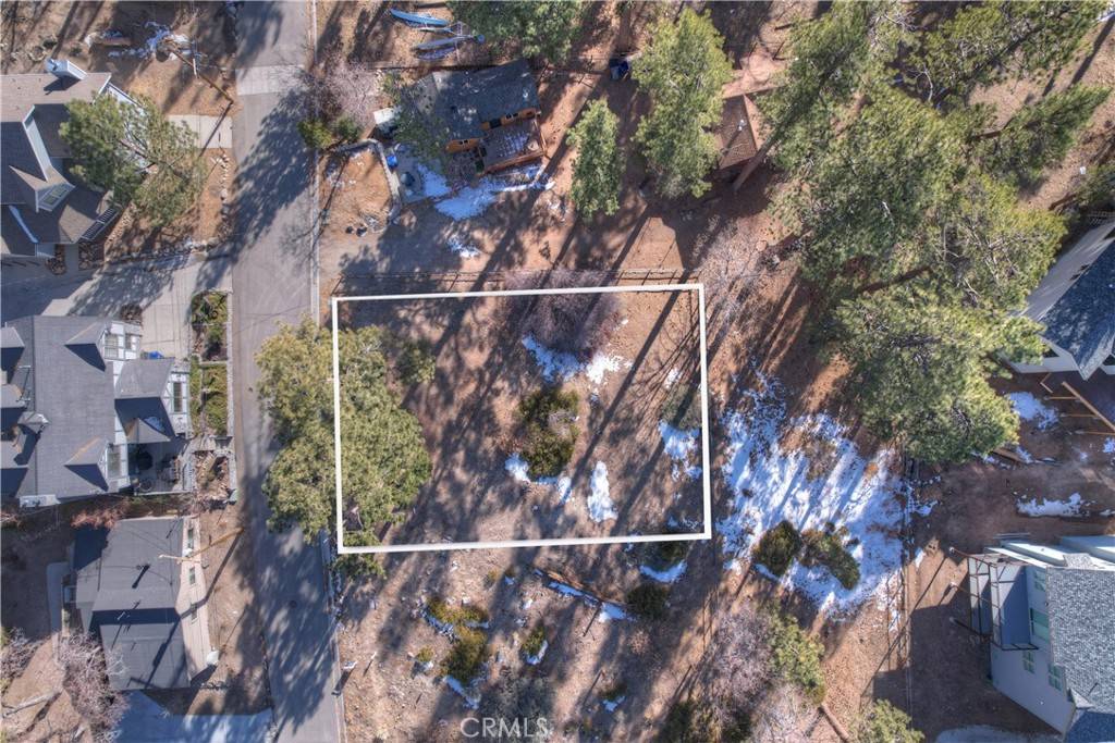 Big Bear Lake, CA 92315,828 Talmadge RD