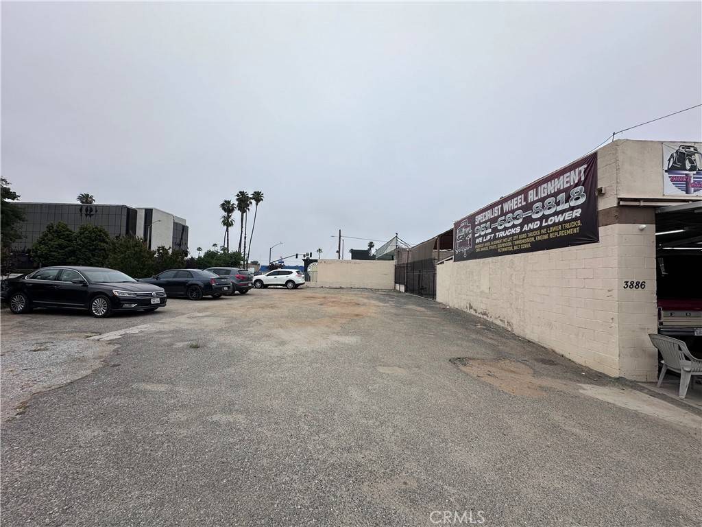 Riverside, CA 92506,3886 Merrill AVE