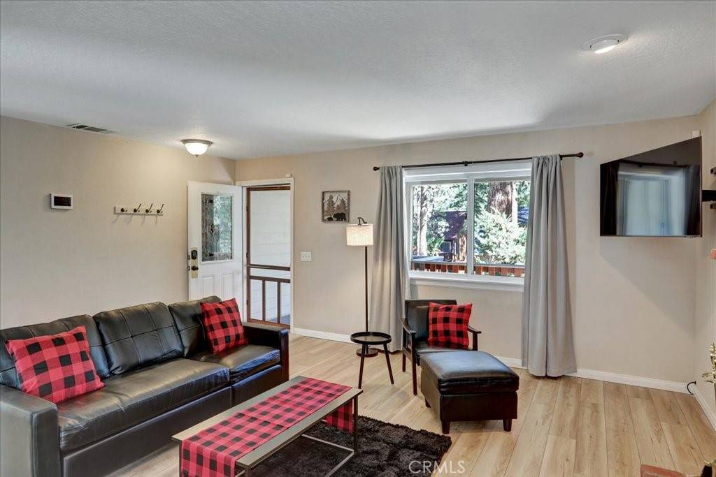 Wrightwood, CA 92397,1711 Betty ST