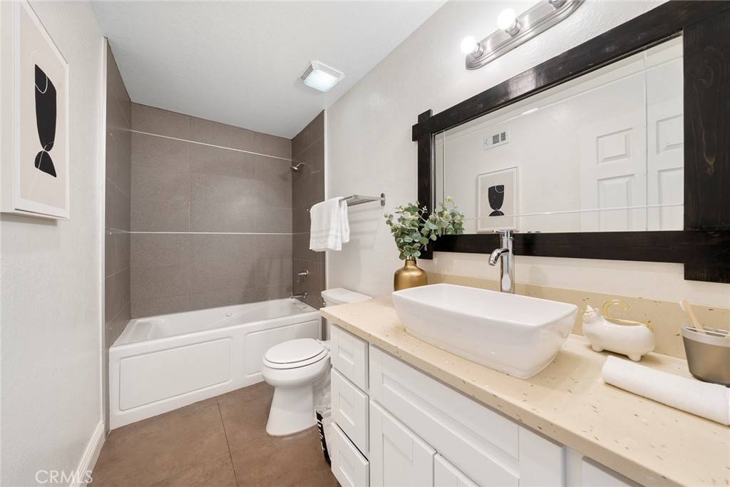 Azusa, CA 91702,821 S Cerritos AVE #32