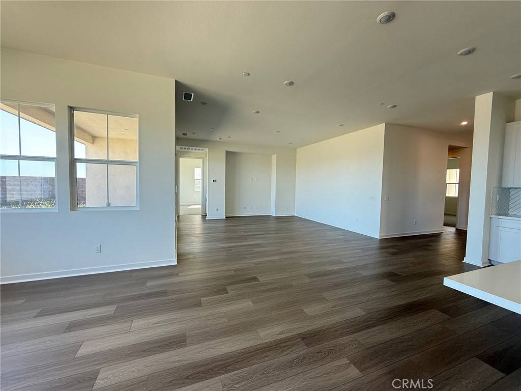 Fontana, CA 92336,15949 Conservatory DR