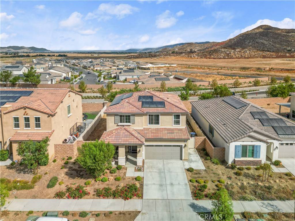 Hemet, CA 92543,550 Heathers ST