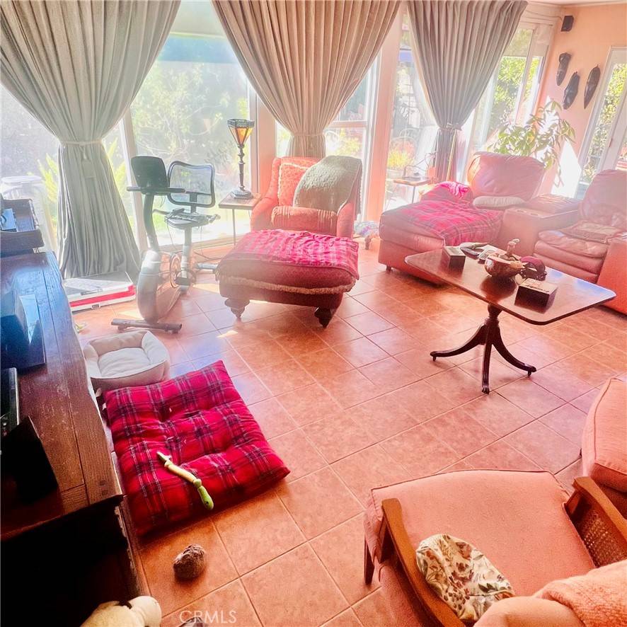 Winnetka, CA 91306,8513 Corbin AVE
