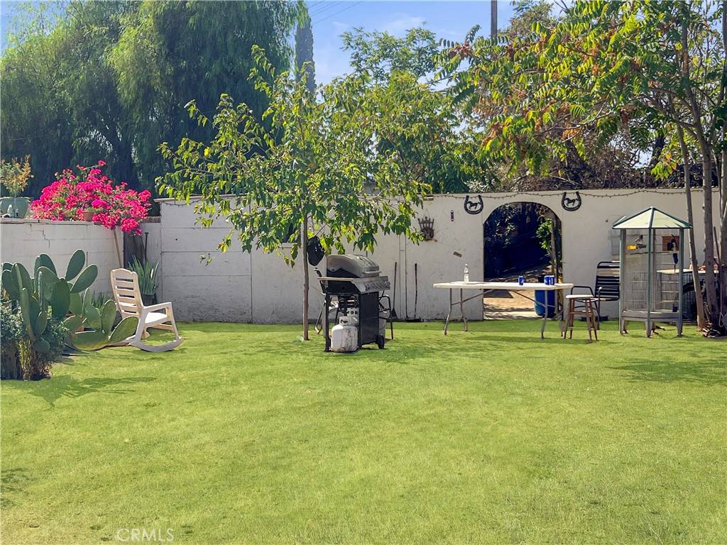 Colton, CA 92324,1037 Virginia AVE