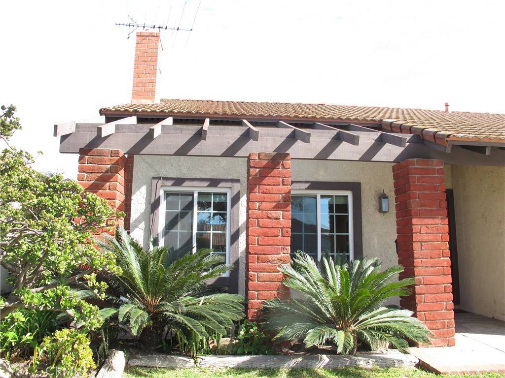 Cerritos, CA 90703,20008 Christina CIR