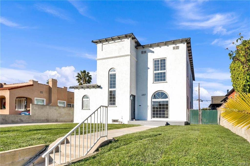 Inglewood, CA 90305,2207 W 78th ST