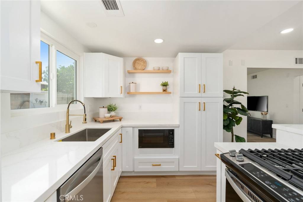 Lake Forest, CA 92630,23822 La Rosa DR