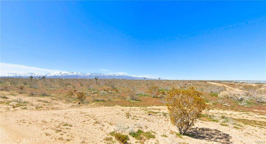 Phelan, CA 92371,0 White RD