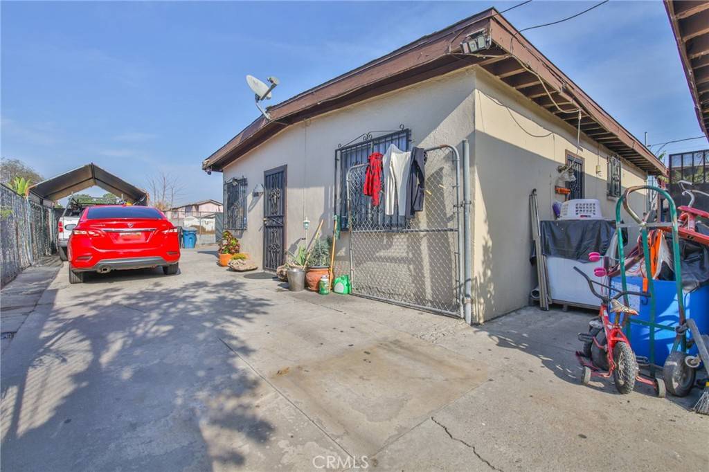 Cudahy, CA 90201,5317 Clara ST