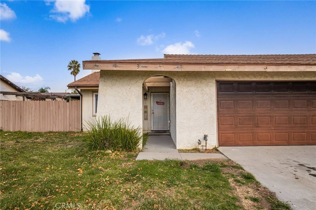 Rialto, CA 92377,794 W Bohnert AVE