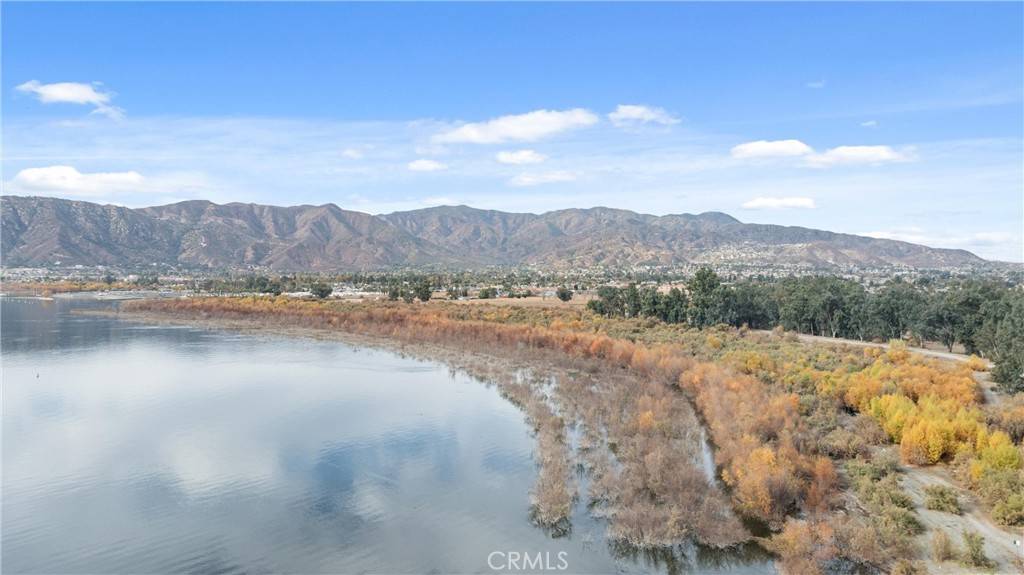 Lake Elsinore, CA 92530,0 Lakeshore DR