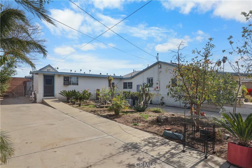 Fontana, CA 92335,8181 Date ST