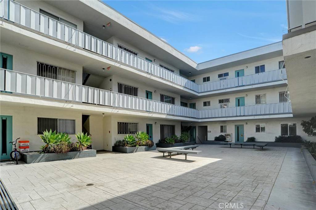 Los Angeles, CA 90027,4343 Finley AVE #35