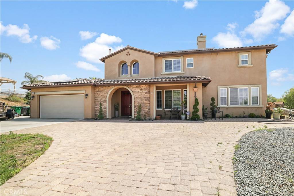 Riverside, CA 92504,16612 Edge Gate DR