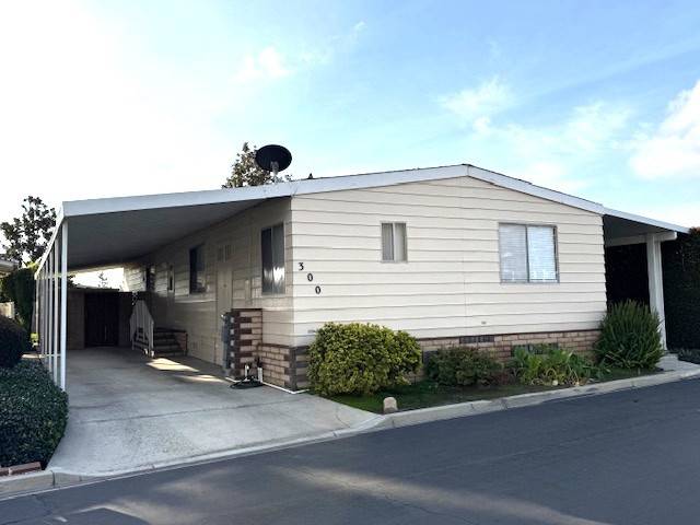 Placentia, CA 92870,300 Ridgelake DR #46