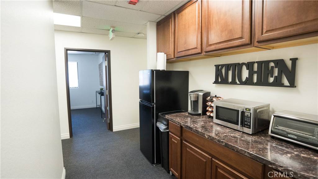Glendora, CA 91741,303 W Foothill BLVD #17