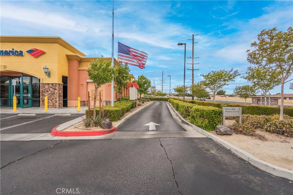 Apple Valley, CA 92308,19095 Bear Valley RD