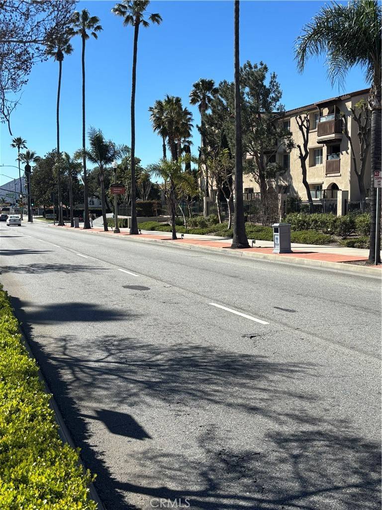 Fontana, CA 92335,8641 Sierra AVE