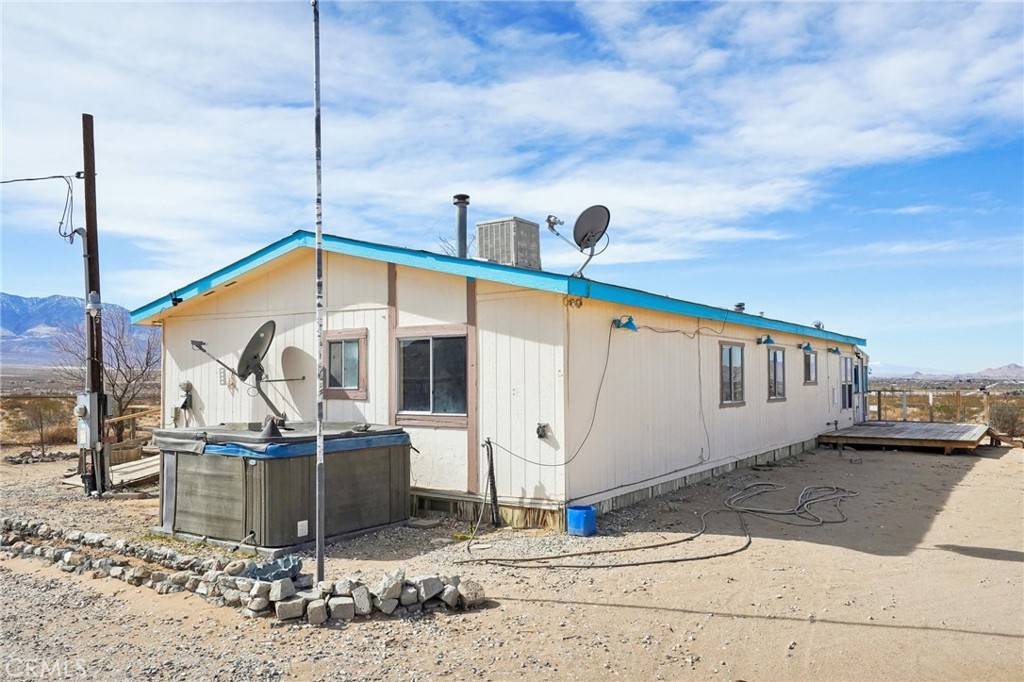 Lucerne Valley, CA 92356,11330 Lakeview AVE
