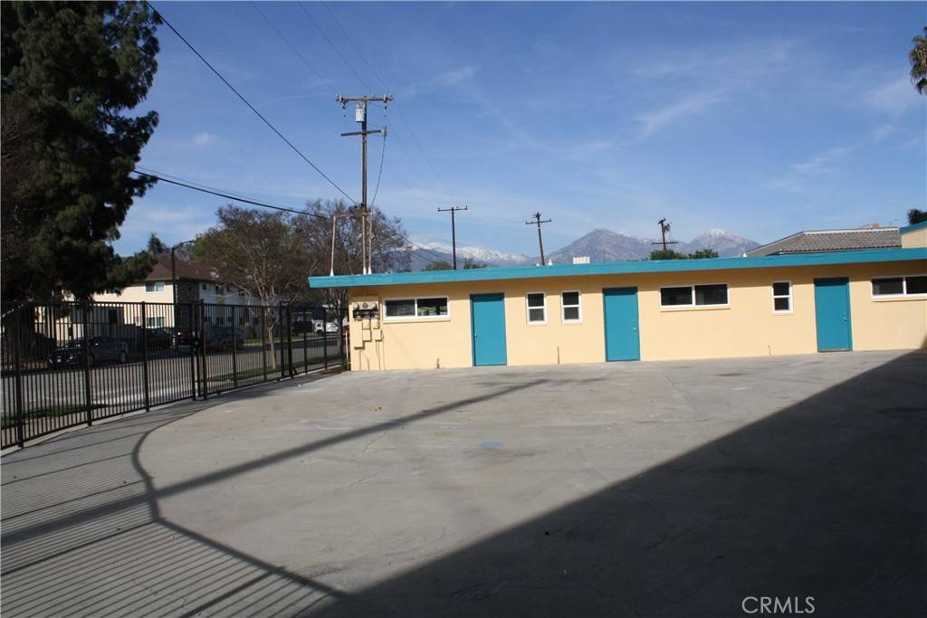 Pomona, CA 91768,1558 N Gordon ST