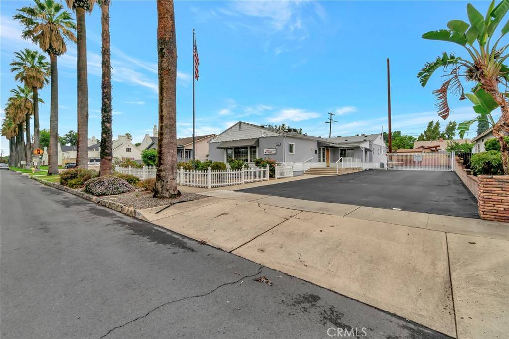 Ontario, CA 91764,209 E I ST