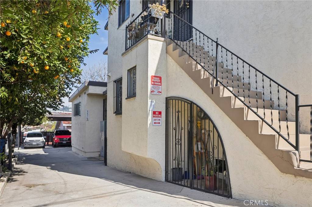 Los Angeles, CA 90063,4233 Michigan AVE