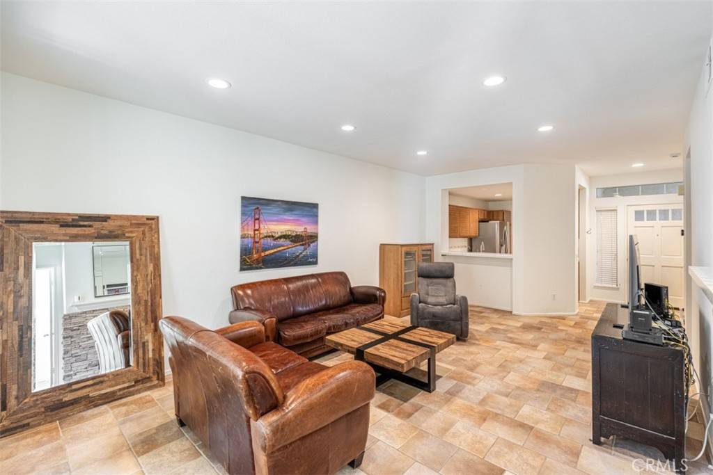 Valencia, CA 91355,25865 Mcbean #93