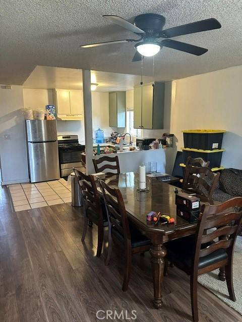 Compton, CA 90220,201 W Raymond ST