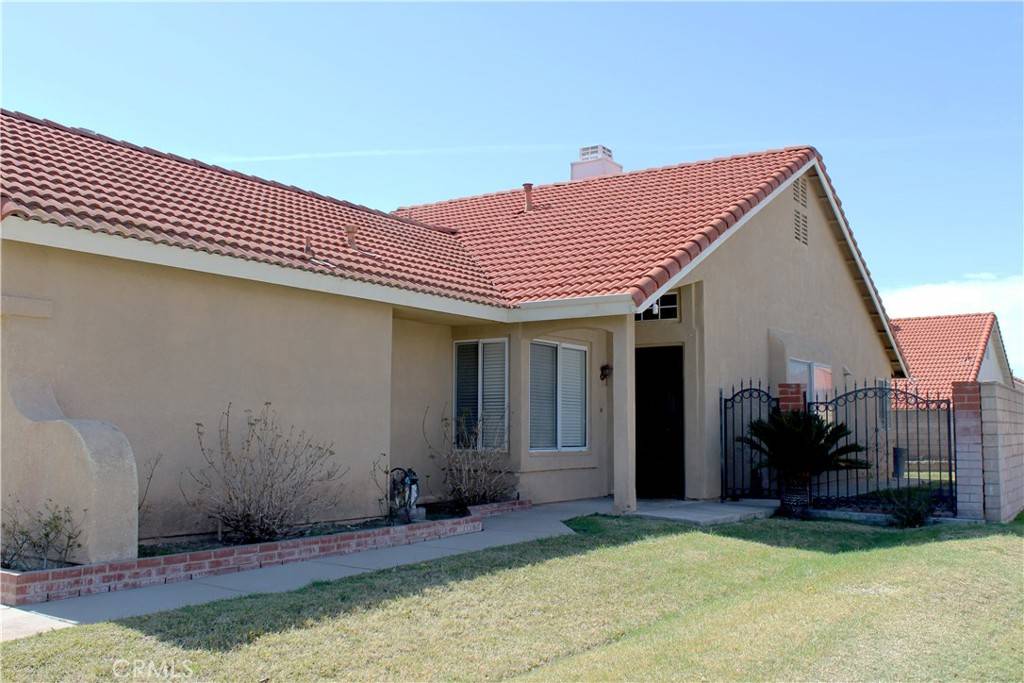 Fontana, CA 92336,7662 Plumaria DR