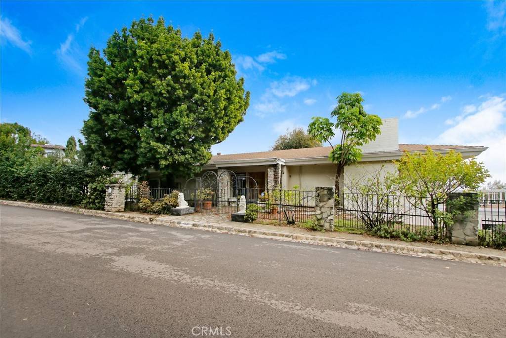 Pacific Palisades, CA 90272,1330 San Remo DR
