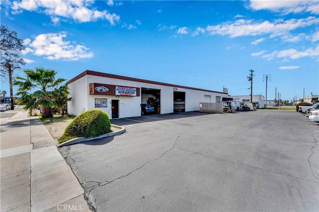 Covina, CA 91723,525 N Park AVE