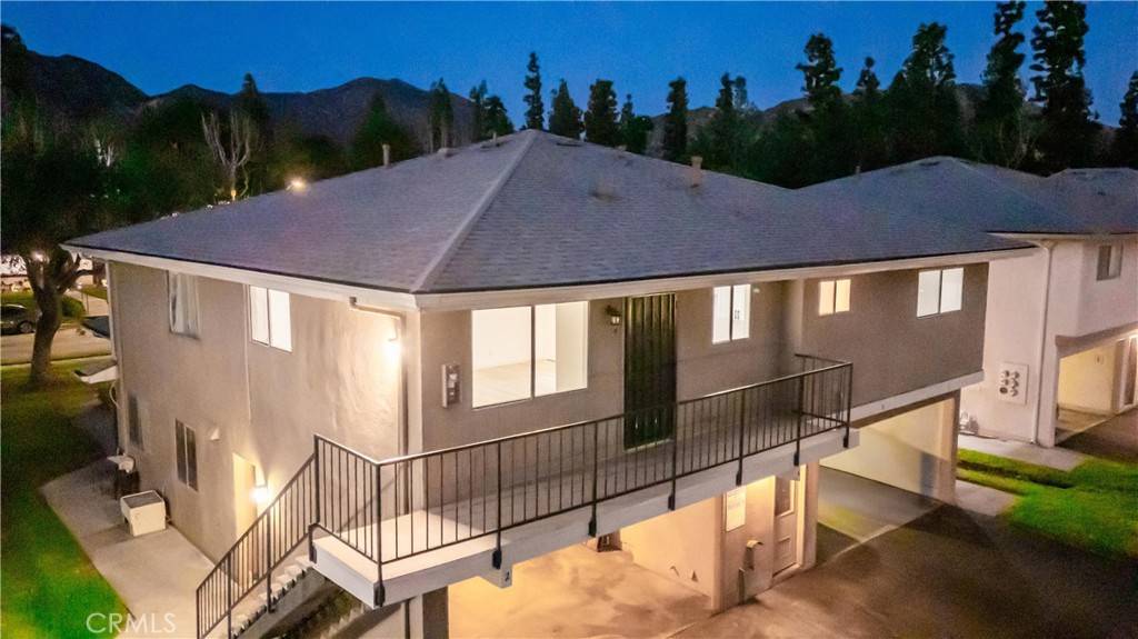 Azusa, CA 91702,1070 W Calle de las Estrellas #4