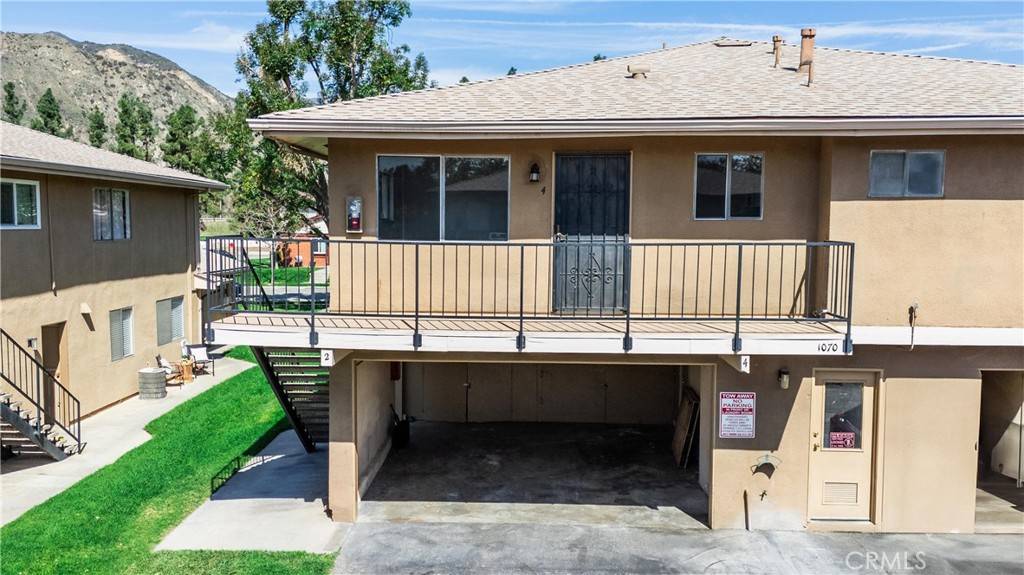 Azusa, CA 91702,1070 W Calle de las Estrellas #4