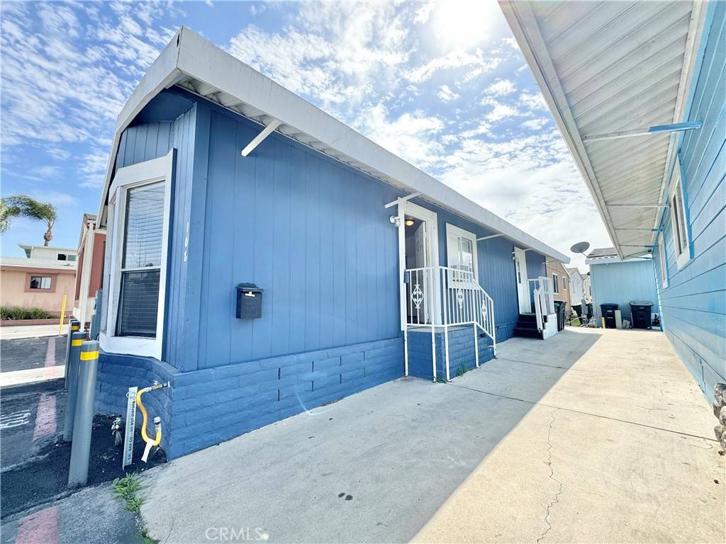Costa Mesa, CA 92627,327 W Wilson ST #108