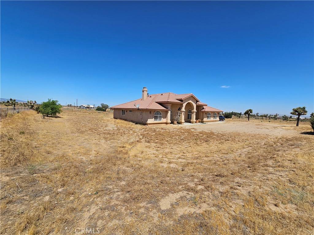 Phelan, CA 92371,7677 Solano RD