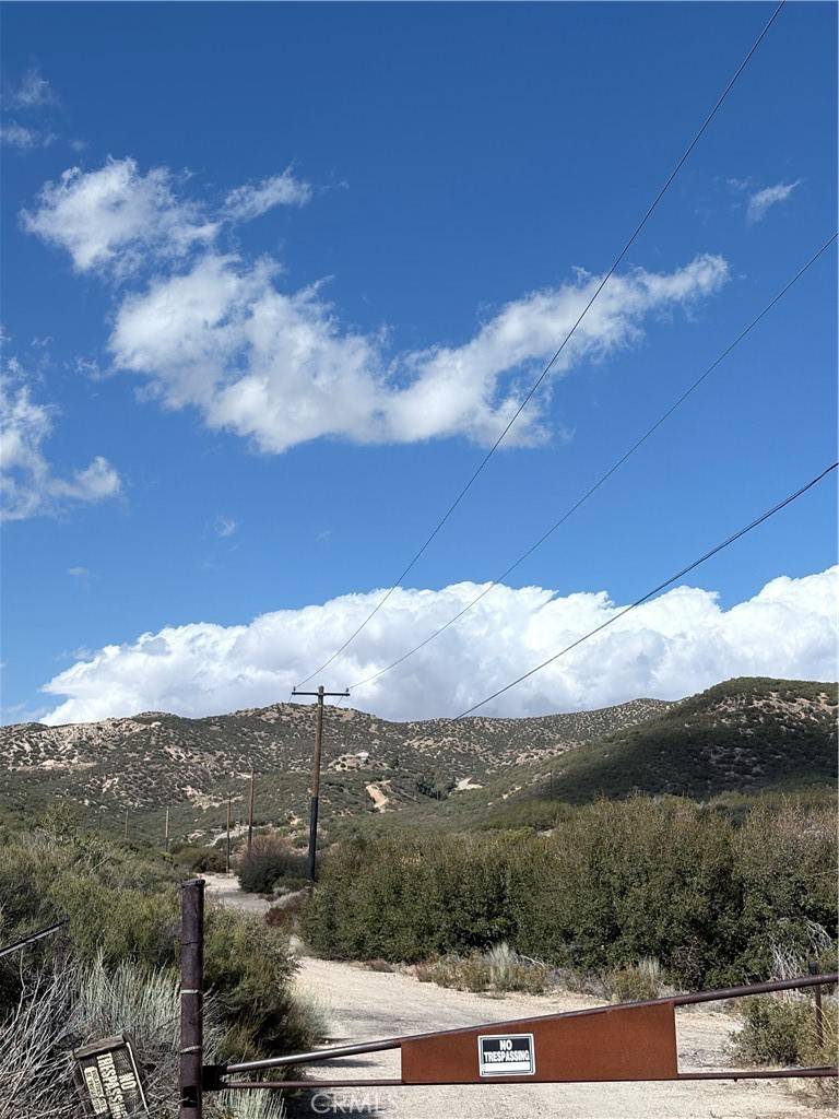 Hesperia, CA 92345,357321 Oak Springs RD