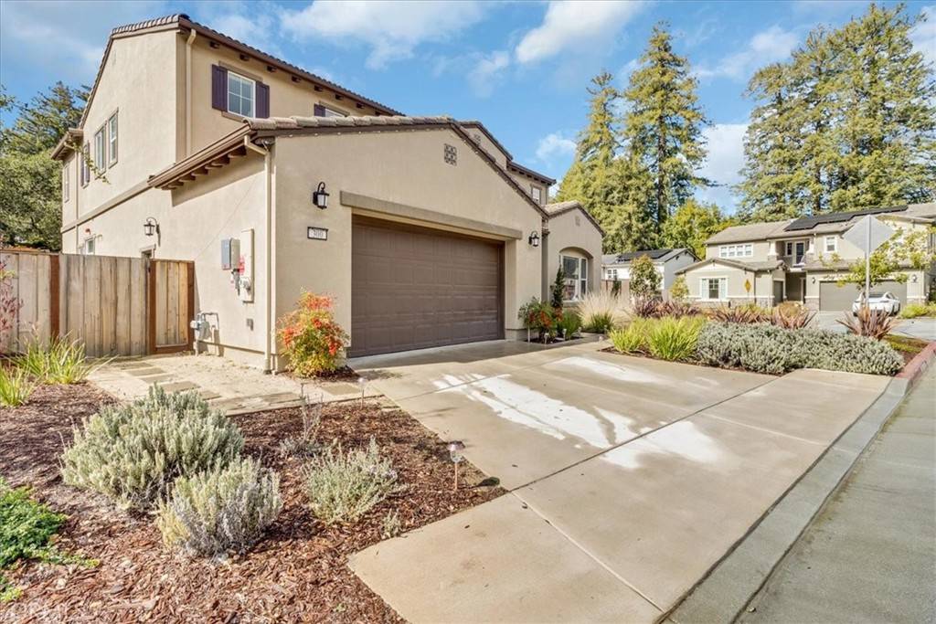 Scotts Valley, CA 95066,300 Village LN