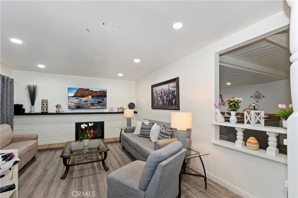 Rialto, CA 92376,211 E Lurelane ST