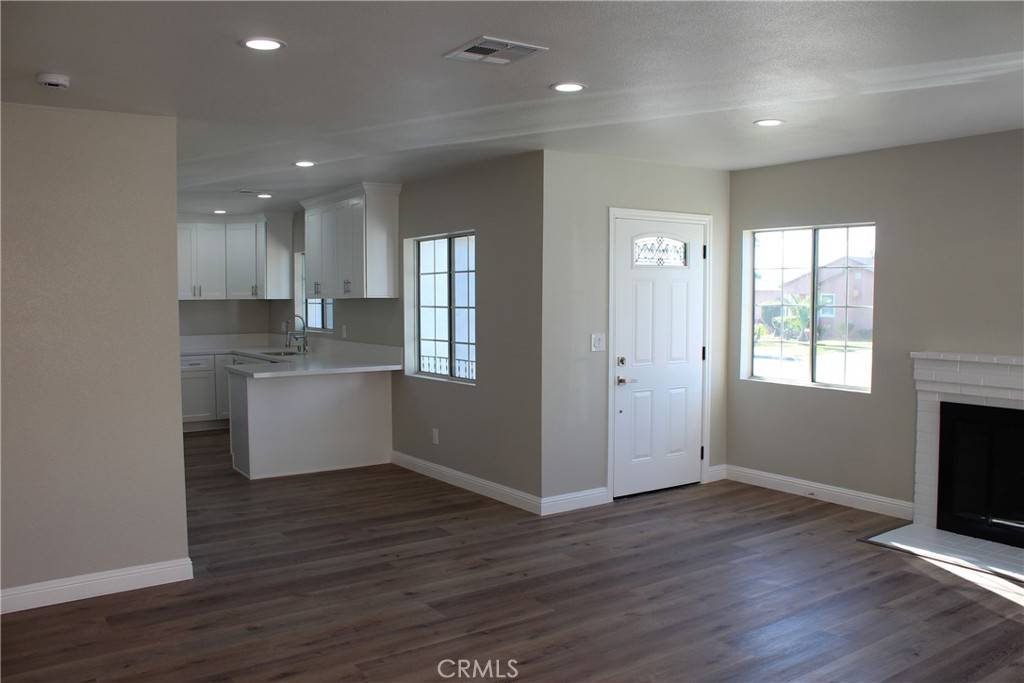 Fontana, CA 92335,17730 Ivy AVE