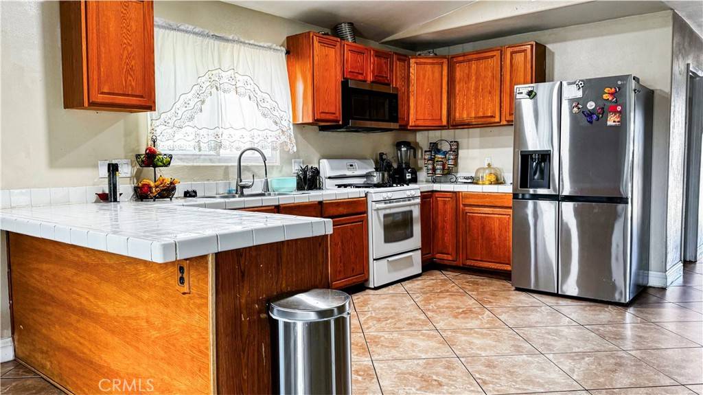 Ontario, CA 91762,611 S Laurel AVE