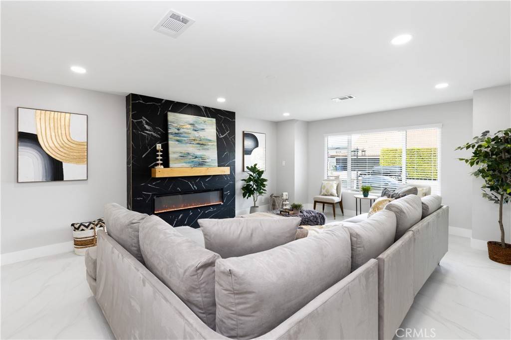 Pico Rivera, CA 90660,8536 Beverly Park Pl