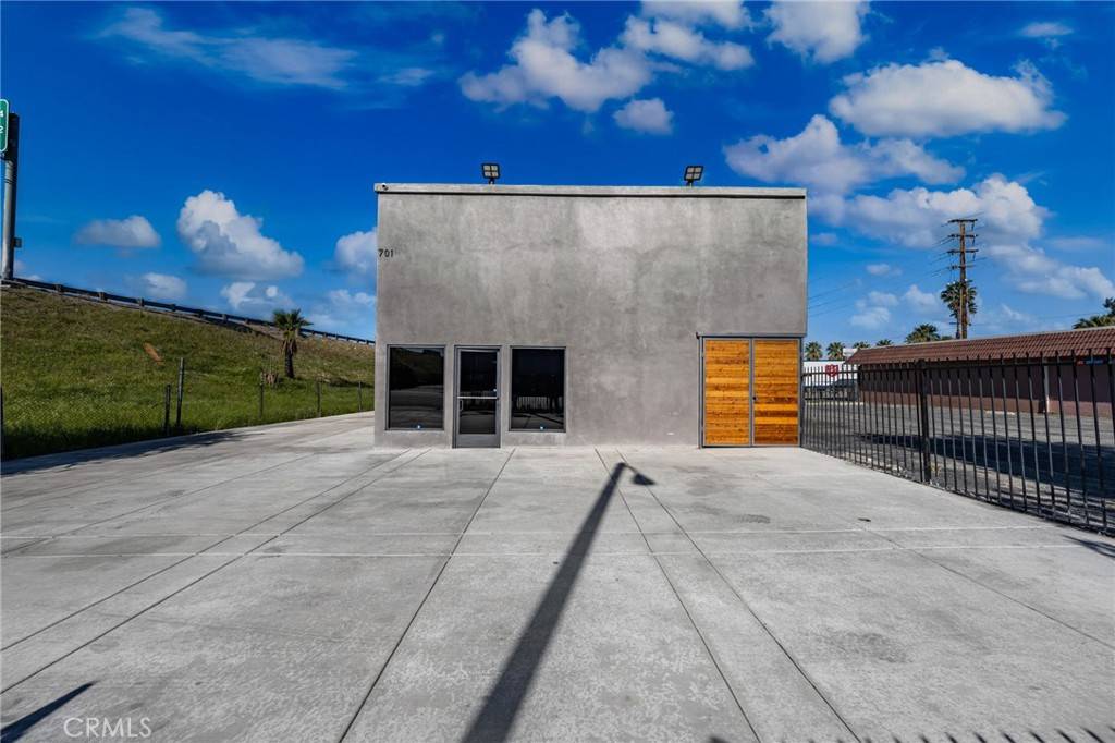 Redlands, CA 92374,701 Texas ST