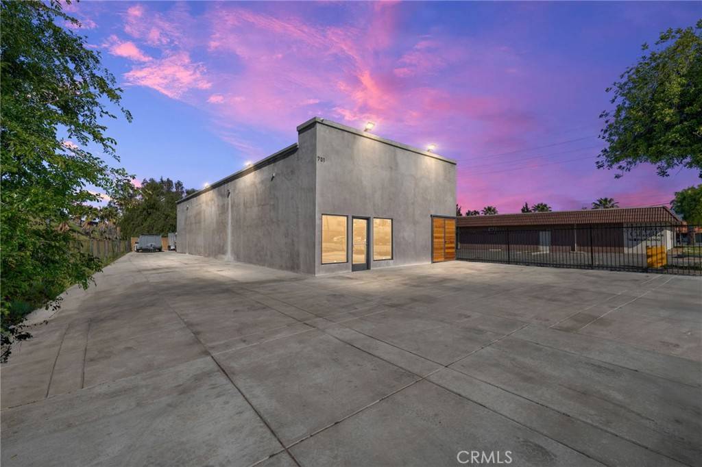 Redlands, CA 92374,701 Texas ST