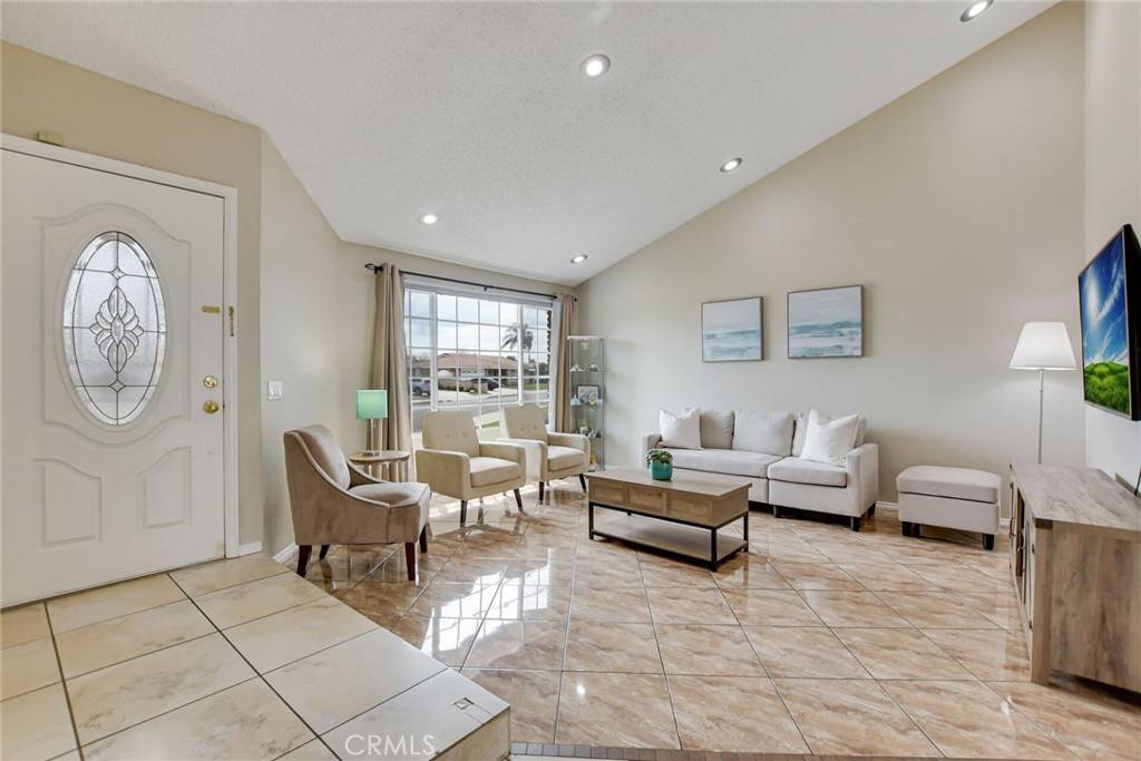 Rialto, CA 92376,1014 W Pinedale AVE