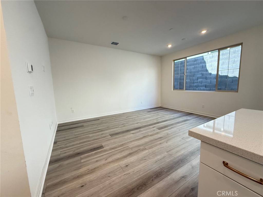 Fontana, CA 92336,15903 Blue Copper WAY