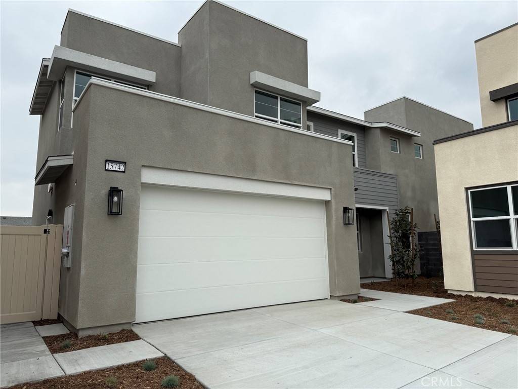 Fontana, CA 92336,15742 Caterpillar DR