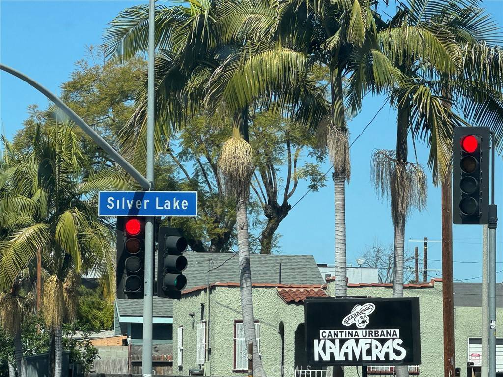 Los Angeles, CA 90004,598 N Hoover