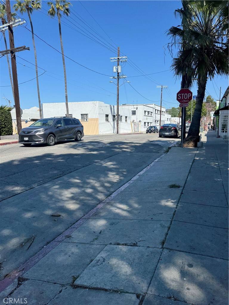 Los Angeles, CA 90004,598 N Hoover
