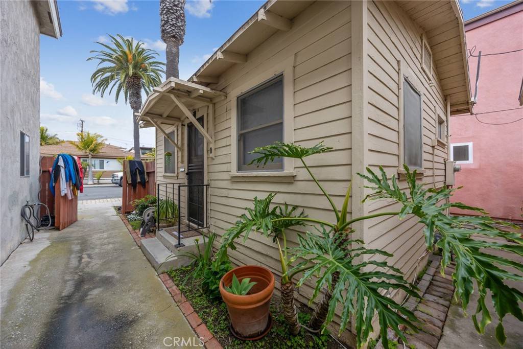 Seal Beach, CA 90740,140 10th ST